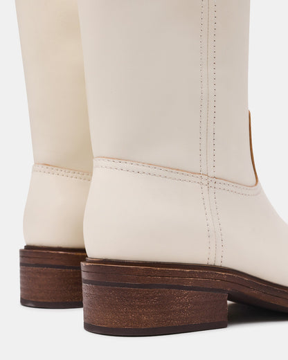 STRAY WHITE LEATHER
