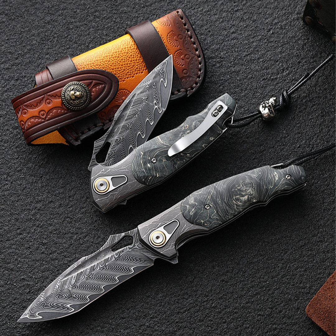 Damascus Folding Knife – Obsidian Edge Steel with VG10 & Stabilized Wood