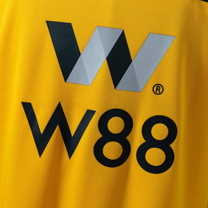 Retro Wolves Home Jersey 2018-19 Football Kit Soccer Shirt