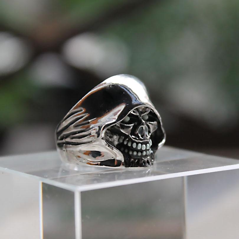 Gothic Skull Ring – Glowing Skeleton Warrior Punk Glow Dark Statement