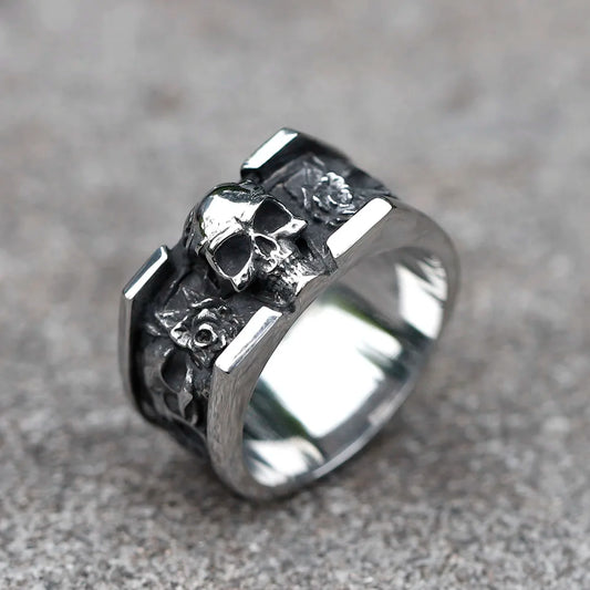 Gothic Skull Ring – Roses Punk Vintage Dark Statement for Alternative Styling, Collecting