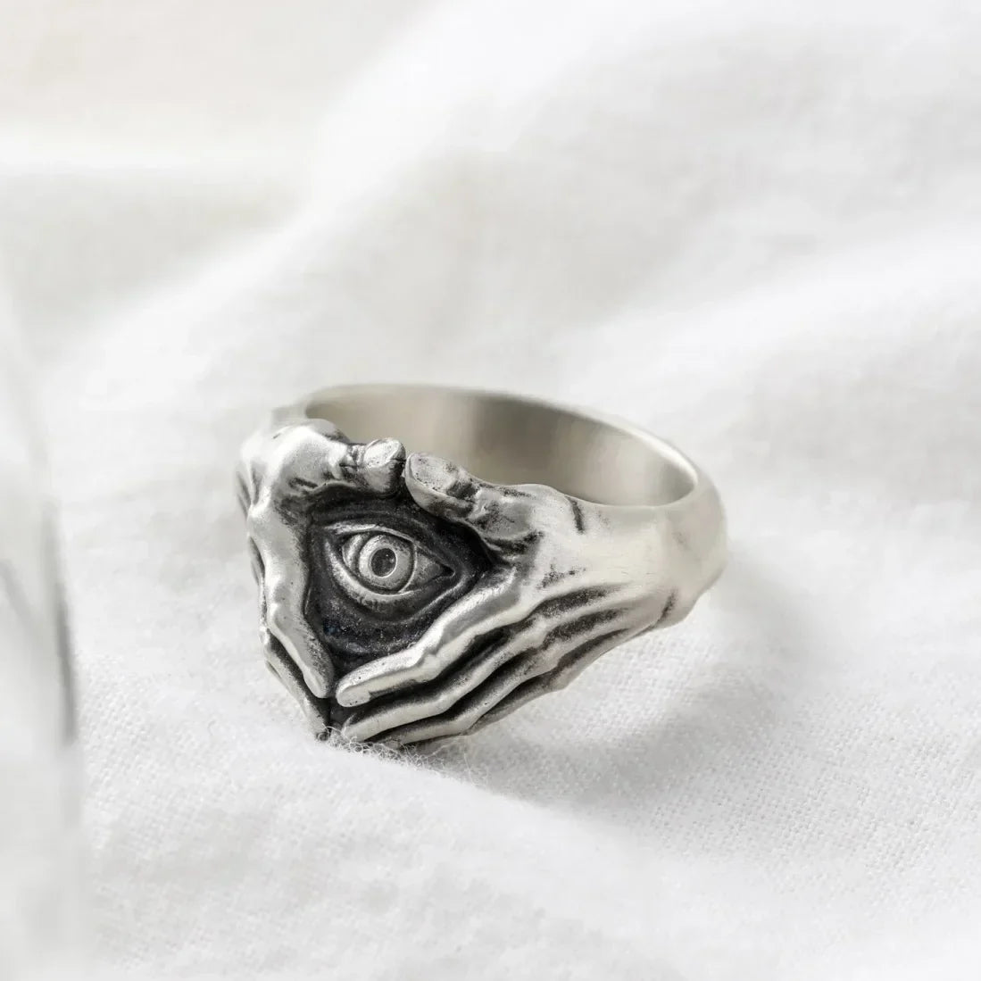 Gothic Statement Ring – Eye with Omnisight Guardian Peace Vintage Punk