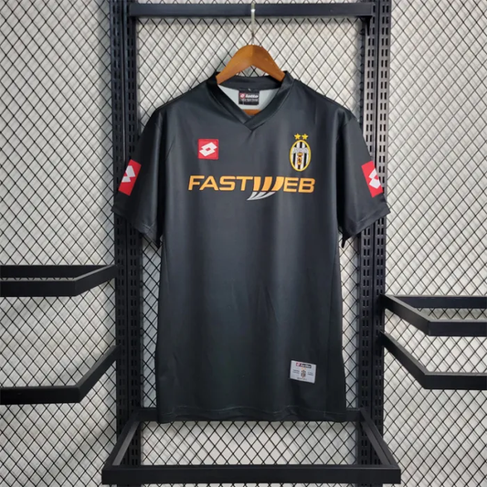 Juventus Jersey Away kit 01-02 Retro