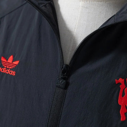 Manchester United Windbreaker 2025/26 Black Football Kit