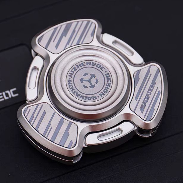 Mechanical Fidget Spinner – Auto-Deploy Blade with Radiation EDC Toy