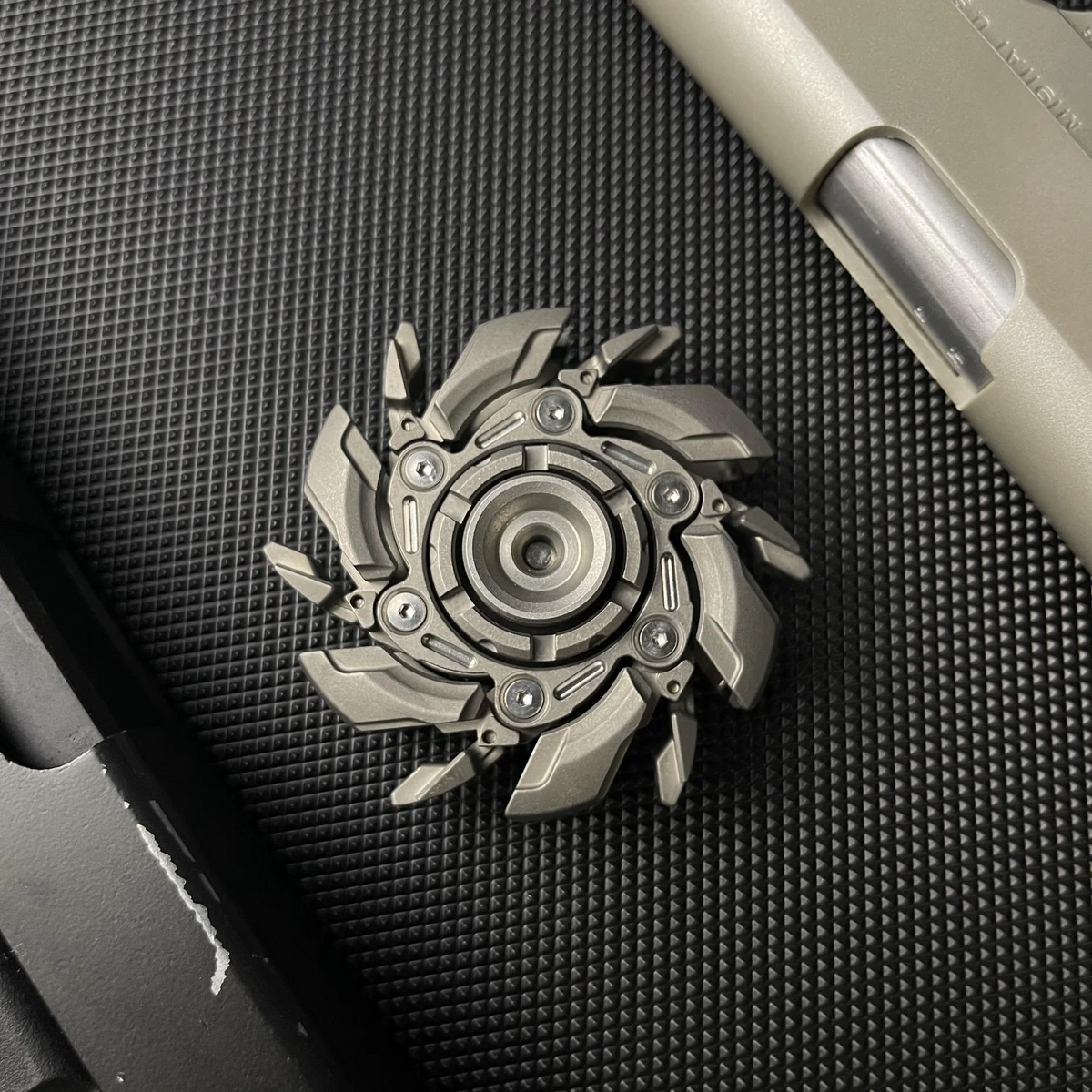 Stainless Steel Fidget Spinner – WarpFang Mecha with EDC Stress Relief Toy