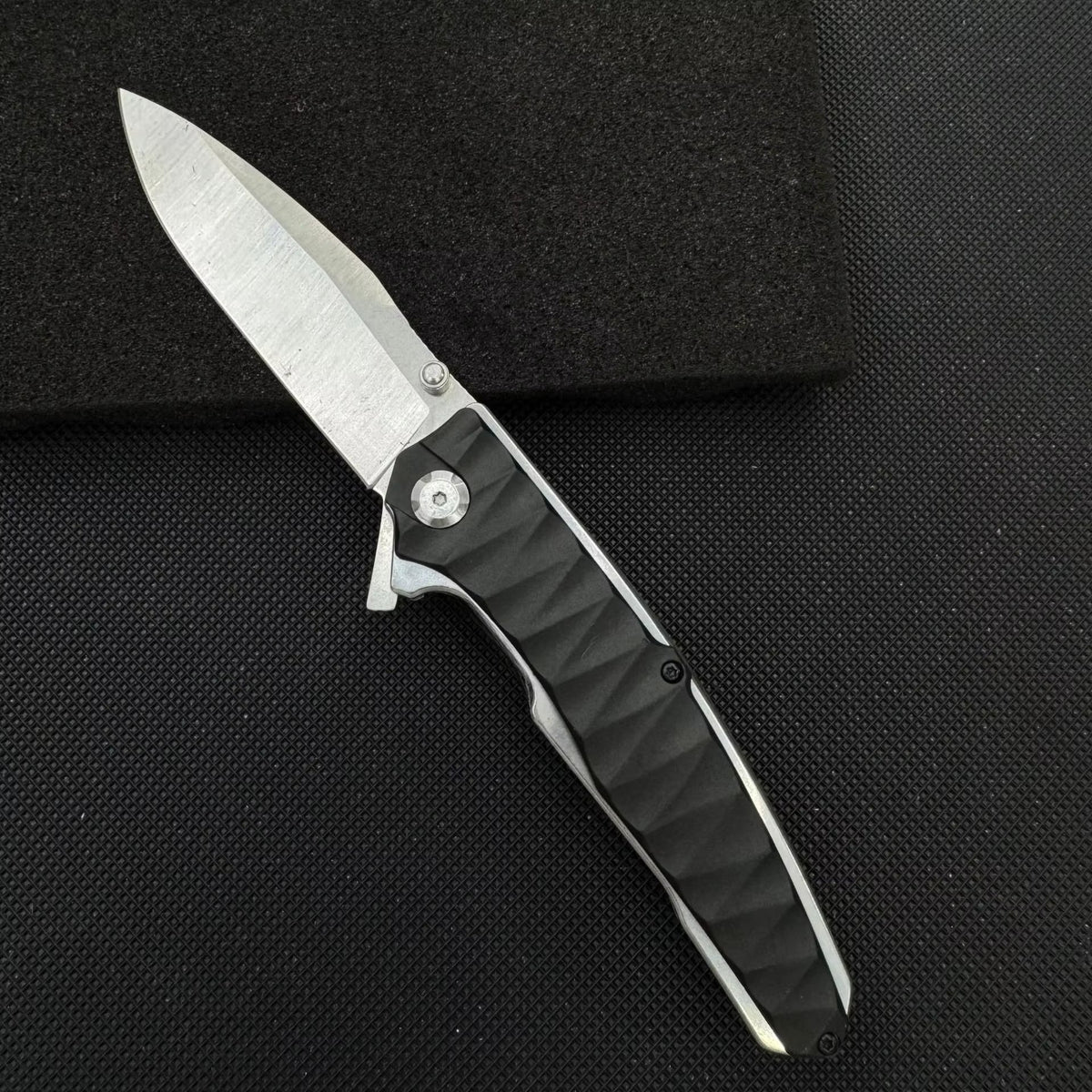 Stainless Steel Folding Knife – Ergonomic Handle Compact EDC Outdoor Camping Utility